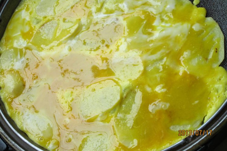 土豆片煎蛋步骤7