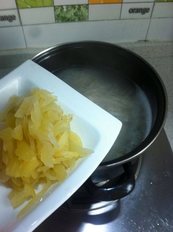 咸菜肉片汤粉步骤7