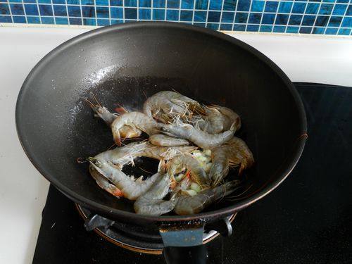 冬瓜炖大虾步骤4