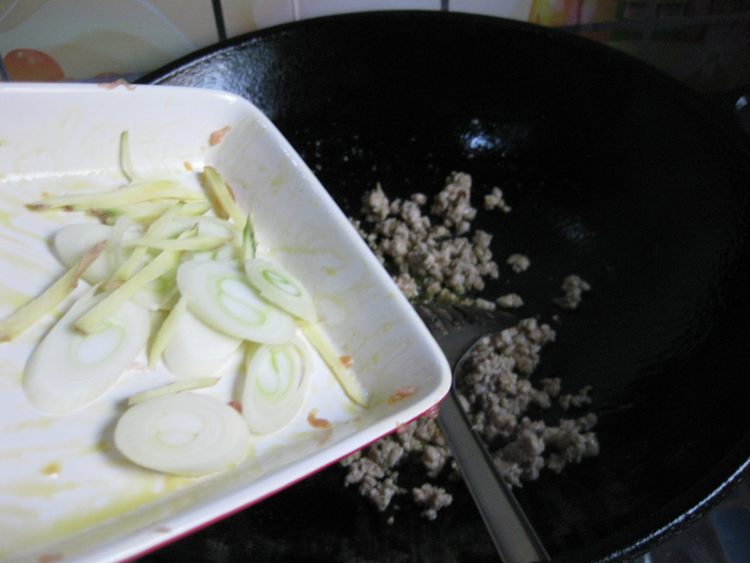 肉酱拌茄子土豆步骤10