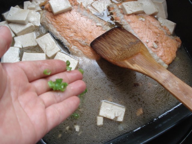 三文鱼排豆腐汤步骤4