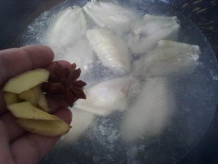 翅中烧土豆步骤2