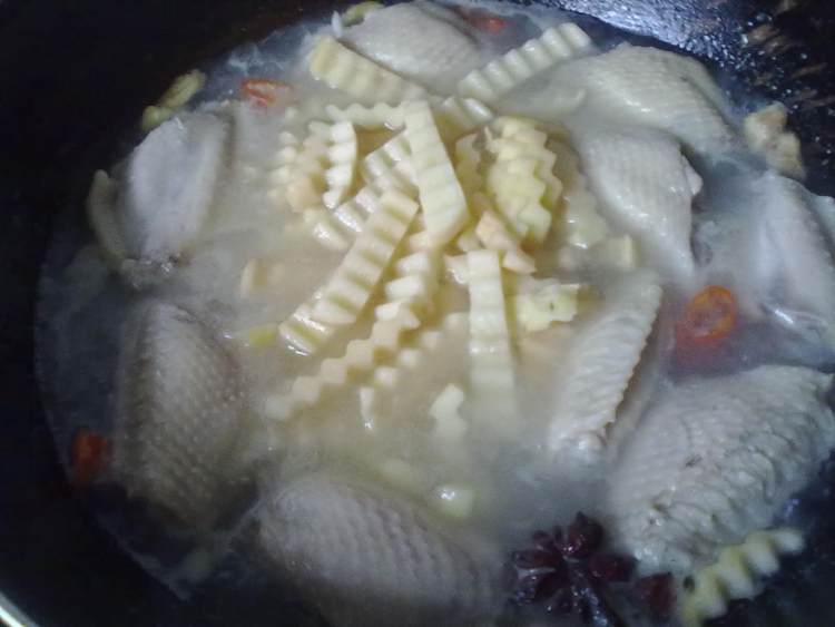翅中烧土豆步骤5