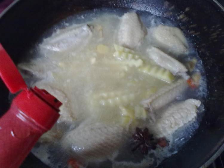 翅中烧土豆步骤6