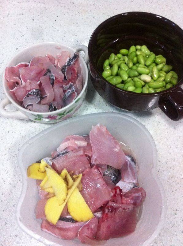 青豆黑鱼汤步骤1