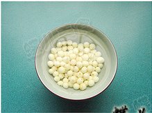 冰糖菠萝莲子银耳汤步骤5