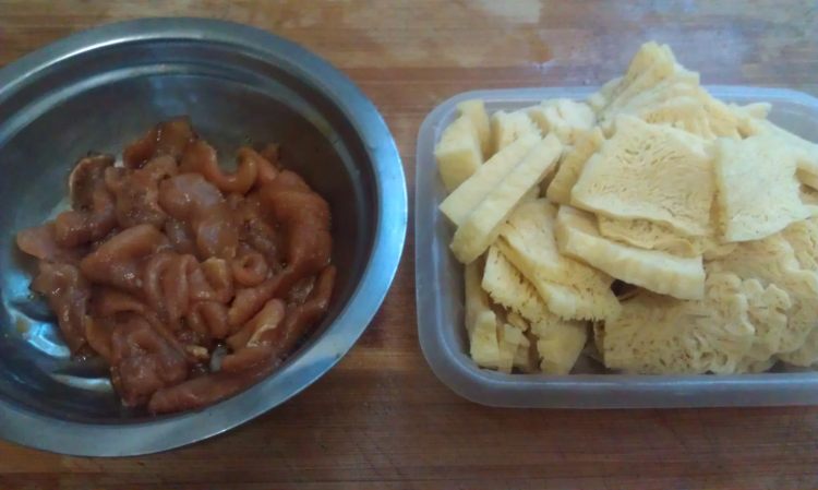 冻豆腐紫菜汤步骤2