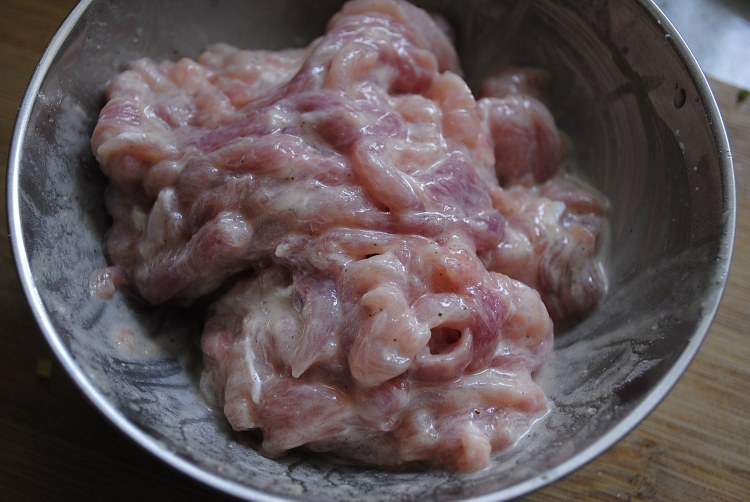 尖椒肉丝二米饭步骤3