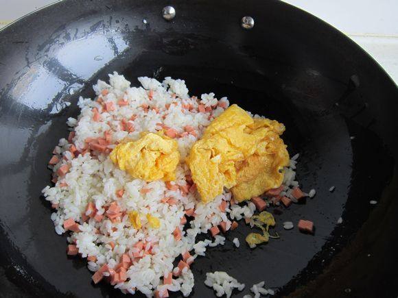 木瓜火腿蛋炒饭步骤8