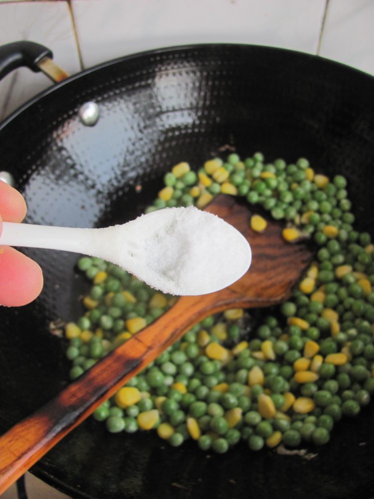 豌豆玉米虾仁步骤9
