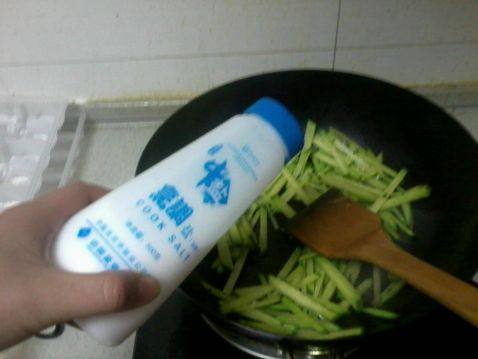 椒香青萝卜条步骤5