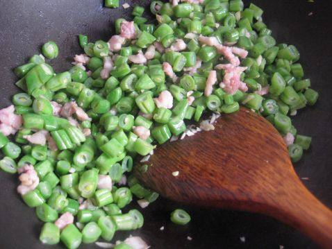 榄菜肉末四季豆步骤8