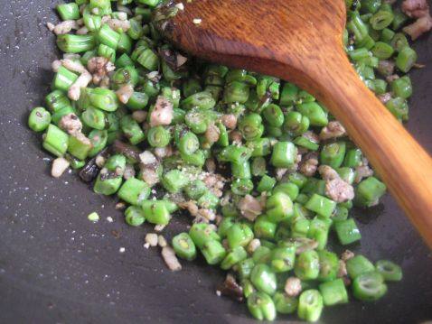 榄菜肉末四季豆步骤10