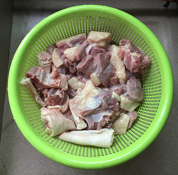 酸萝卜烧鸭肉步骤4