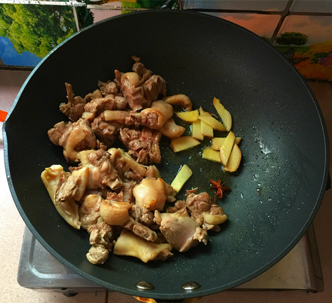 酸萝卜烧鸭肉步骤8
