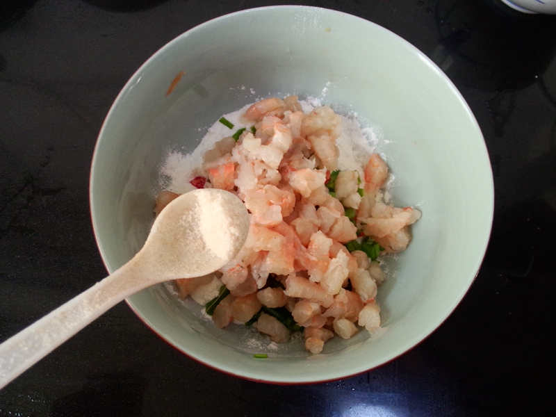 虾仁青红椒饼步骤6