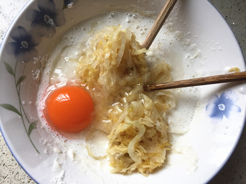 酸菜香肠饼步骤4