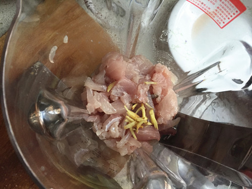 荠菜鱼丸粉丝汤步骤4