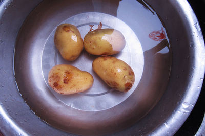 孜然土豆条步骤1