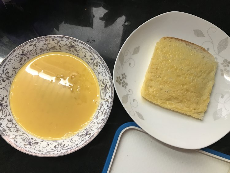 能量吐司培根卷步骤3
