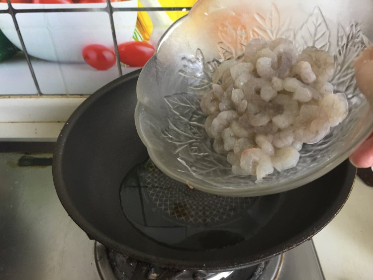 虾仁蛋黄豆腐步骤7