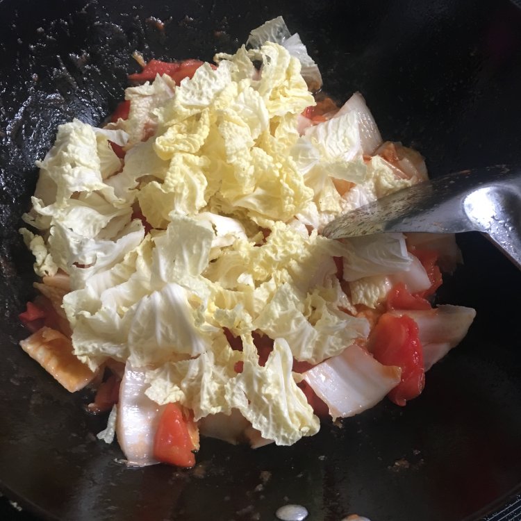 番茄炒白菜步骤7