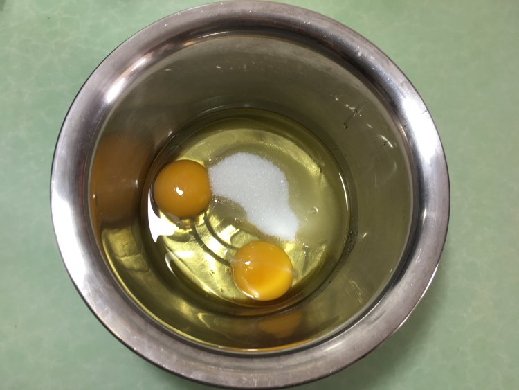 双色凤梨夹心甜甜圈步骤2
