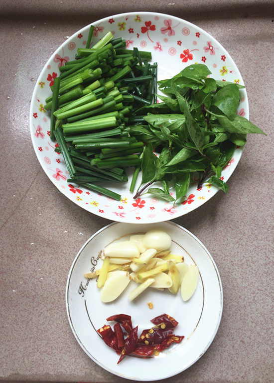 韭菜苔烧海虾步骤6