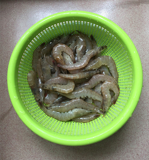 韭菜苔烧海虾步骤4