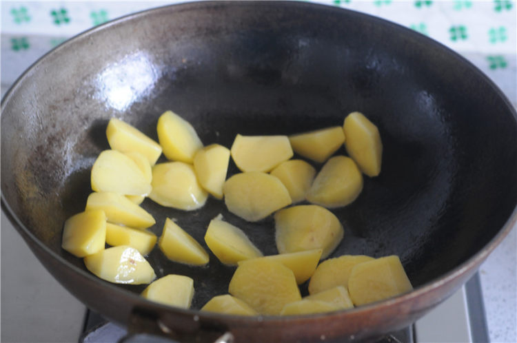 香肠土豆饭步骤3