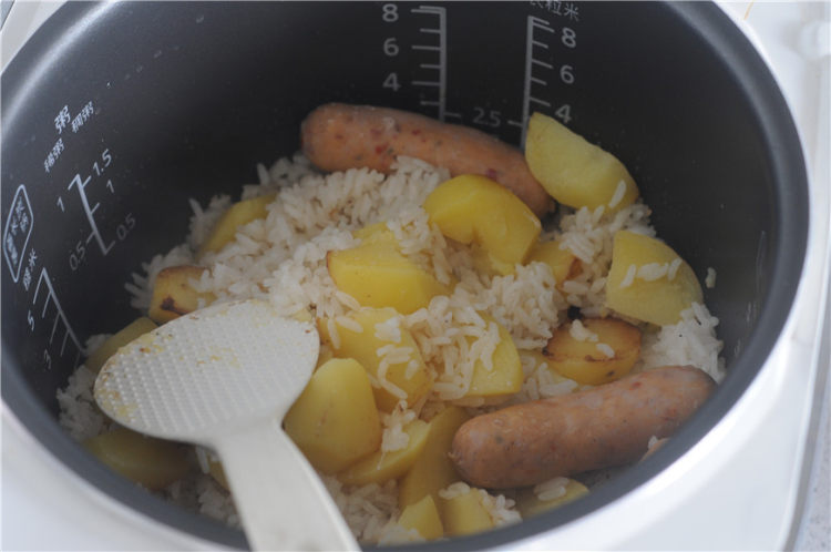 香肠土豆饭步骤10