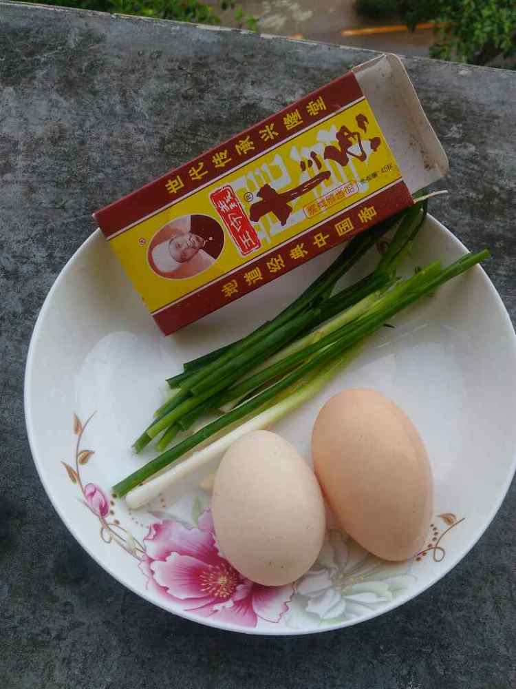 油炸鸡蛋面果步骤1