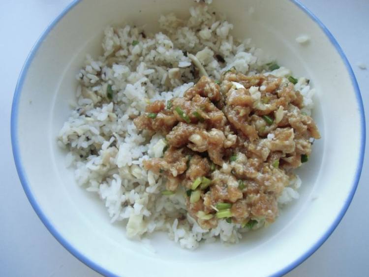 米饭肉馅盒子步骤5