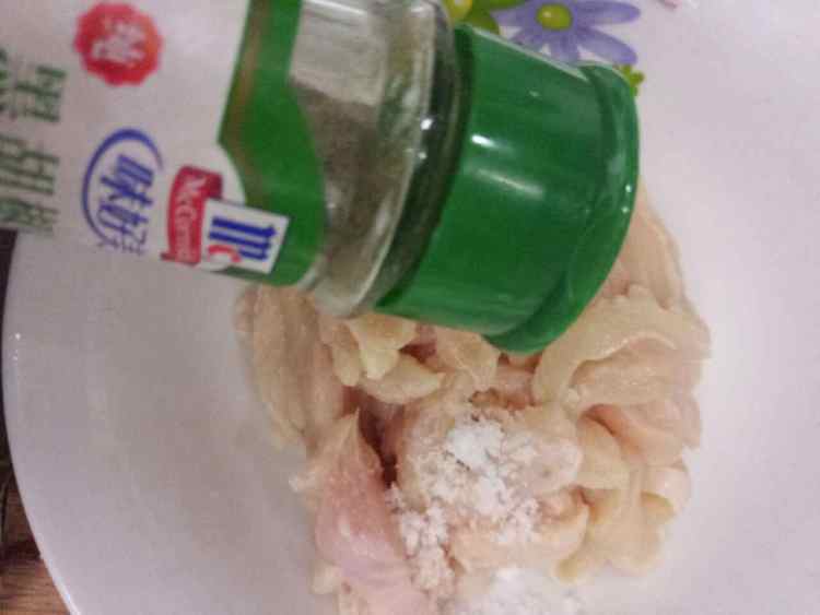 酥脆鸡柳步骤4