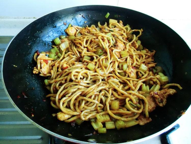 鸡肉炒面步骤11