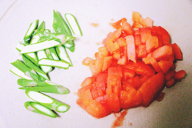 炒饺子皮蔬菜面片步骤5