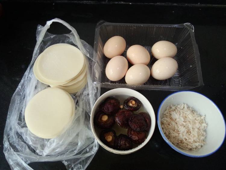西瓜皮鸡蛋素水饺步骤1