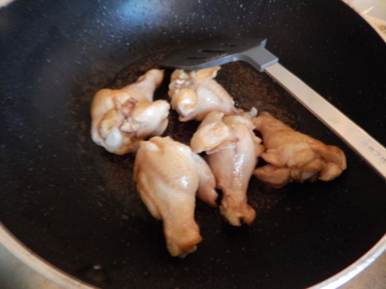 沙茶鸡腿根步骤7