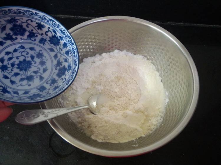 蓝莓奶味发糕步骤4