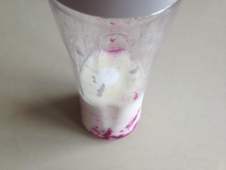渐变色火龙果酸奶步骤7
