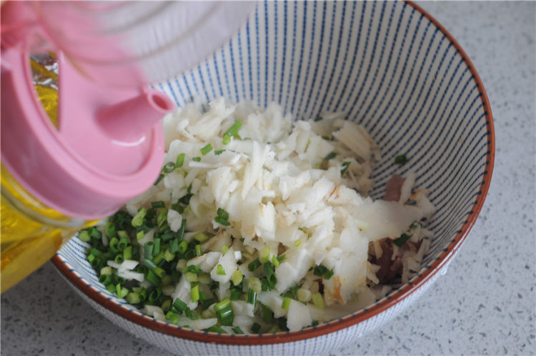 荸荠瘦肉鸡蛋饺子步骤4