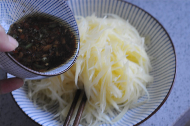 凉拌香辣土豆丝步骤14