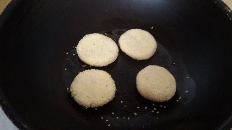 小米发面豆沙饼步骤8
