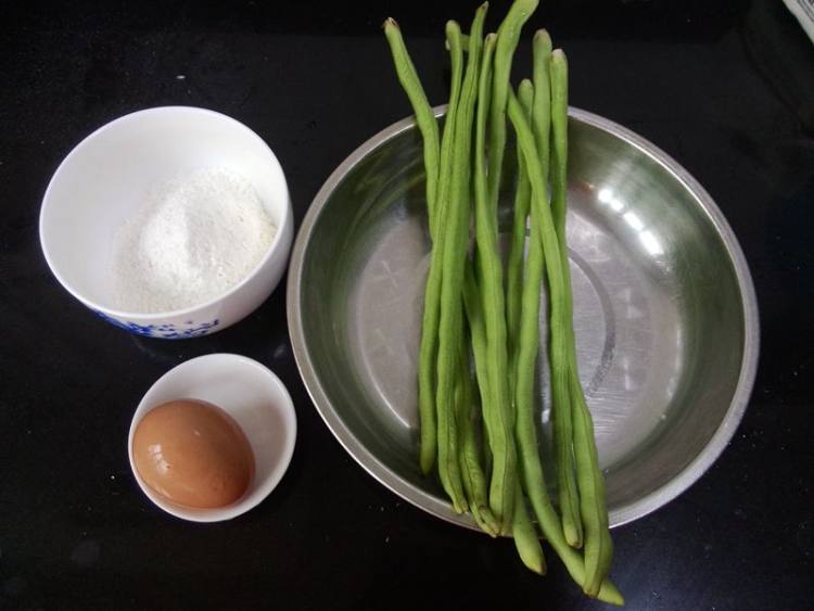 豇豆鸡蛋饼步骤1