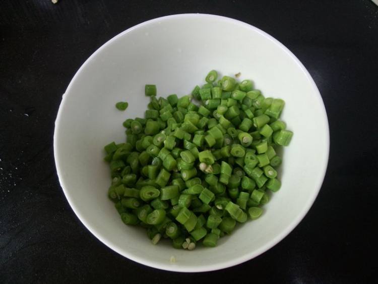豇豆鸡蛋饼步骤3