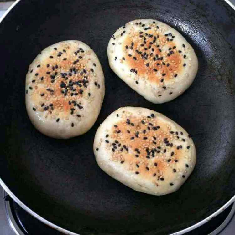 芝麻肉馅饼步骤9