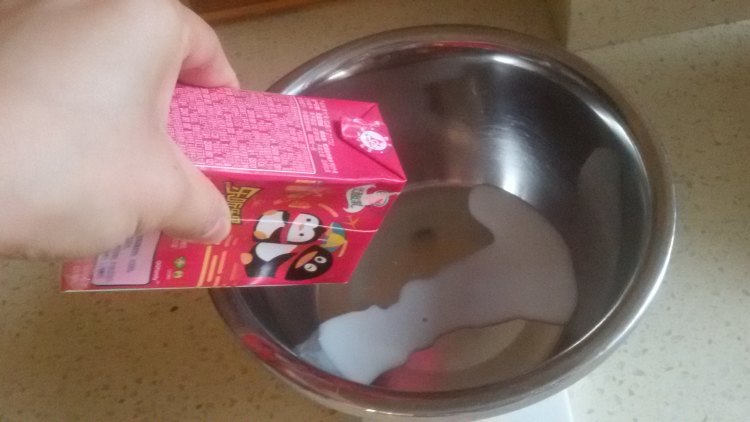 草莓乳华夫饼步骤1
