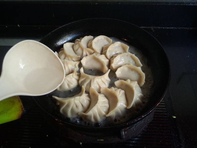 西瓜皮肉馅生煎饺步骤15