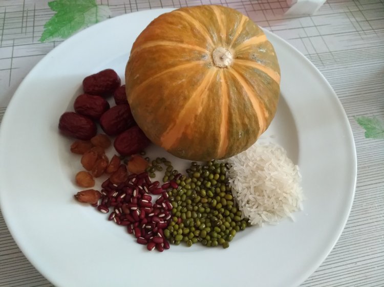 桂圆南瓜红枣绿豆汤步骤1