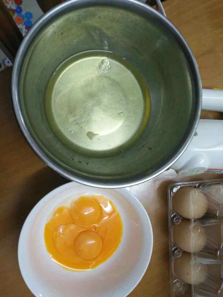 电饭煲鸡蛋糕步骤1